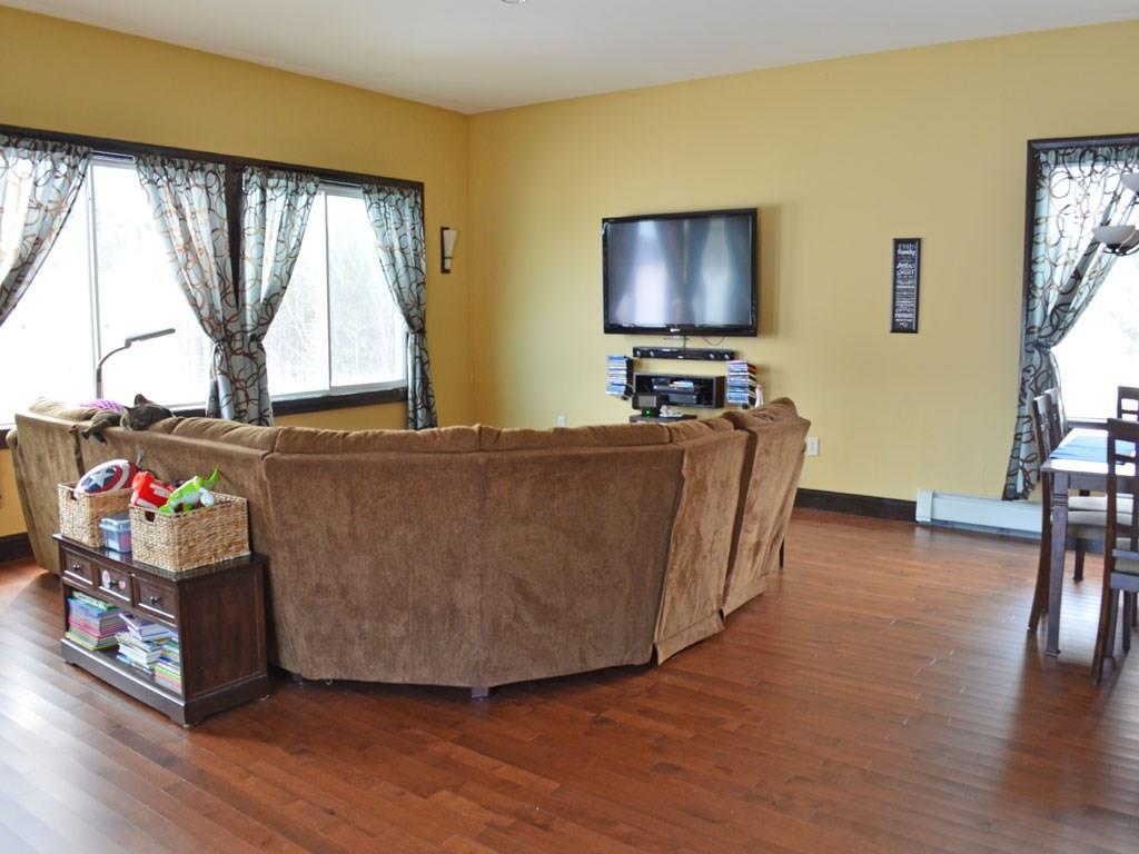 305 Bangor Road Waterville, ME 04901 - Photo 10 of 22 Large living area perfect for...
