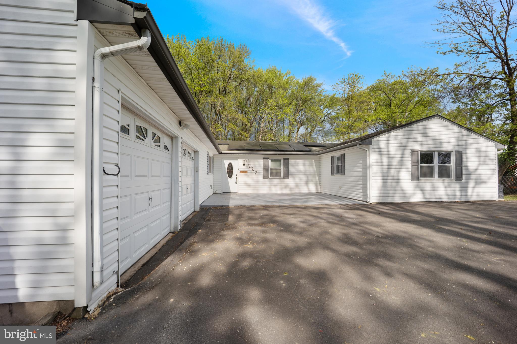 1227 Lavender Road Bensalem, PA 19020 - Photo 2 of 35