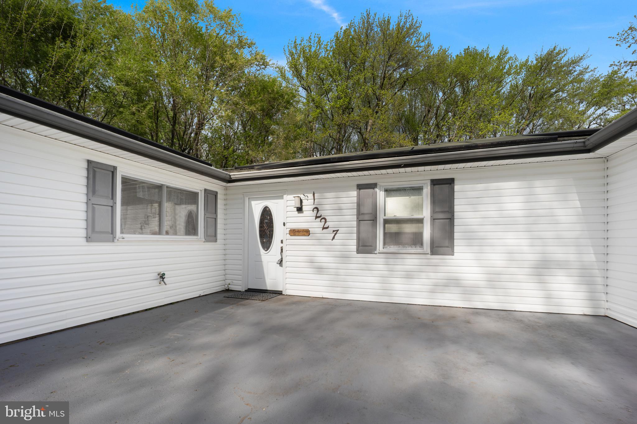 1227 Lavender Road Bensalem, PA 19020 - Photo 3 of 35