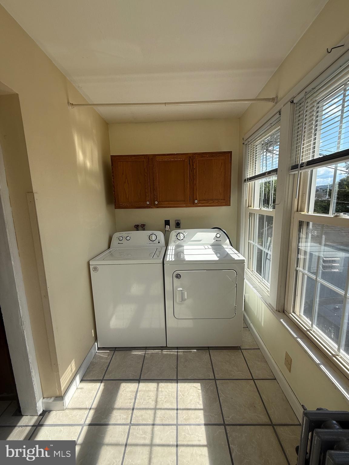 224 Pershing Boulevard Reading, PA 19607 - Photo 9 of 24 a utility room with a washer and dryer