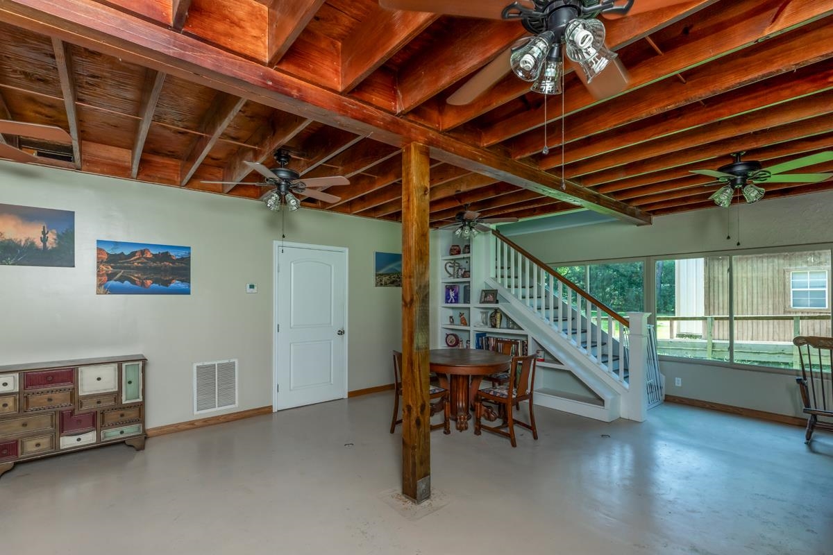 2231 Neyland Road Silsbee, TX 77656 - Photo 9 of 48