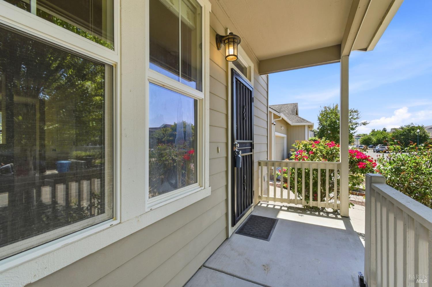 746 Fresno Avenue Santa Rosa, CA 95407 - Photo 4 of 38