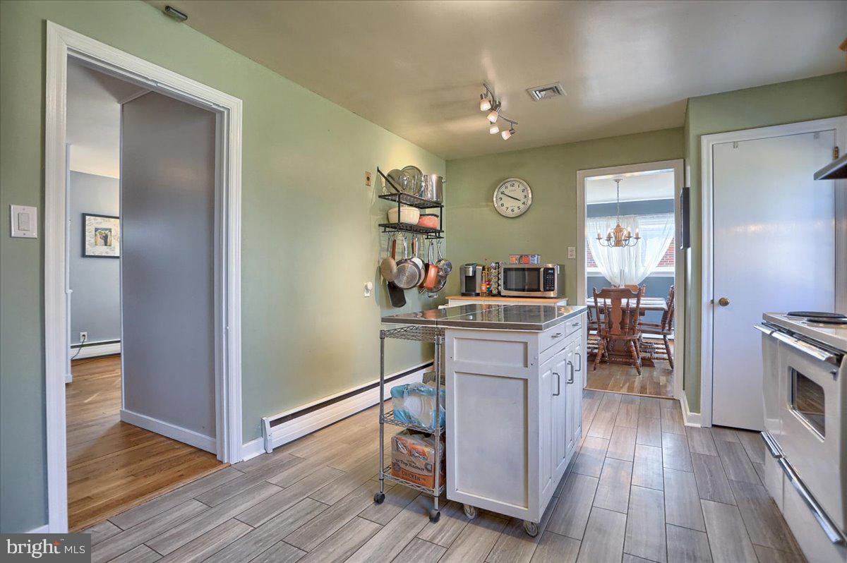 541 Luther Road Harrisburg, PA 17111 - Photo 22 of 47 Room for island or eating table here!
