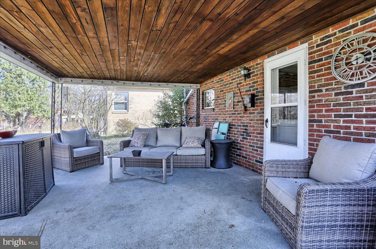 541 Luther Road Harrisburg, PA 17111 - Photo 40 of 47 Awesome back covered porch.