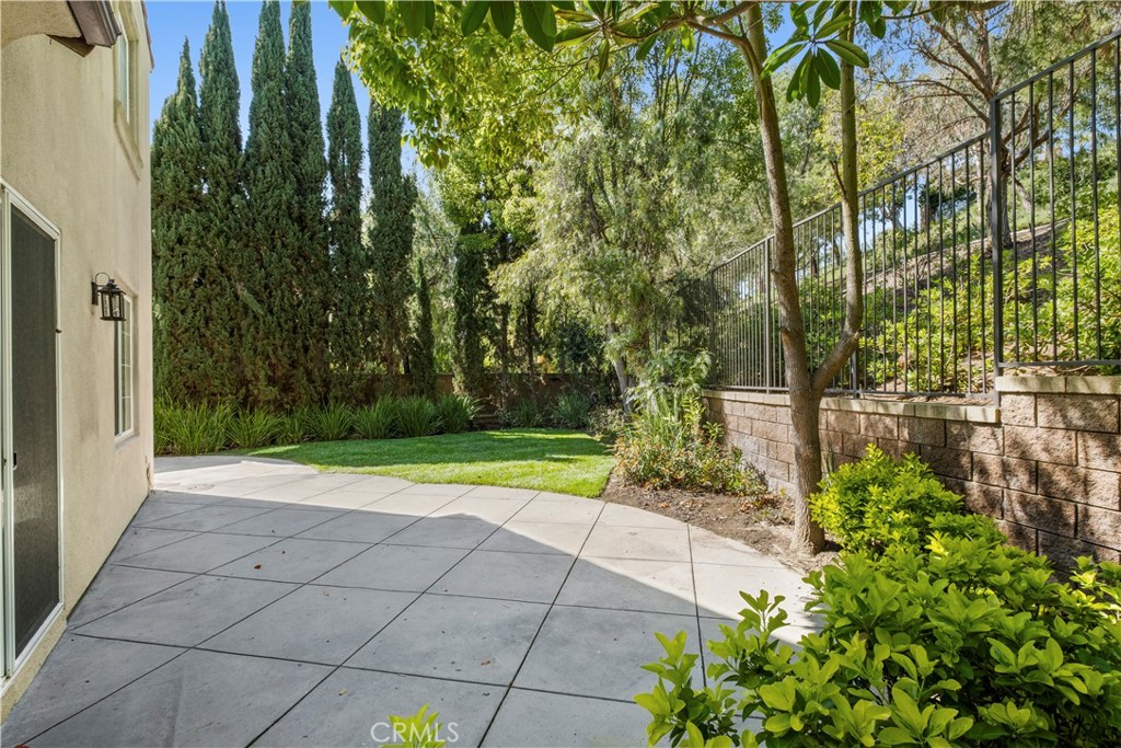 61 Bellwind Irvine, CA 92603 - Photo 19 of 23