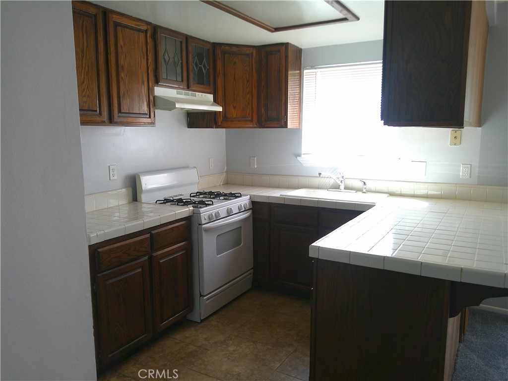 5237 Bushnell Avenue Riverside, CA 92505 - Photo 3 of 17