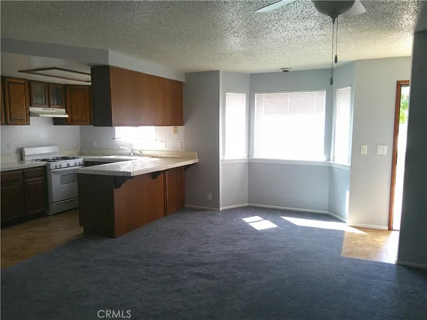 $2,195 | 5237 Bushnell Avenue, Riverside, CA 92505