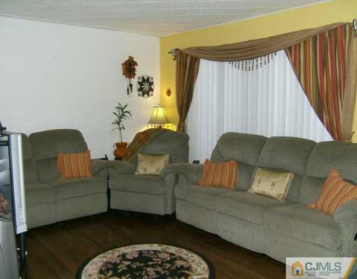 24 Highview Road East Brunswick, NJ 08816 - Photo 2 of 8 Gallery Image 2