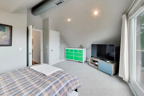 $12,500 | 2010 West Bradley Place, Chicago, IL 60618