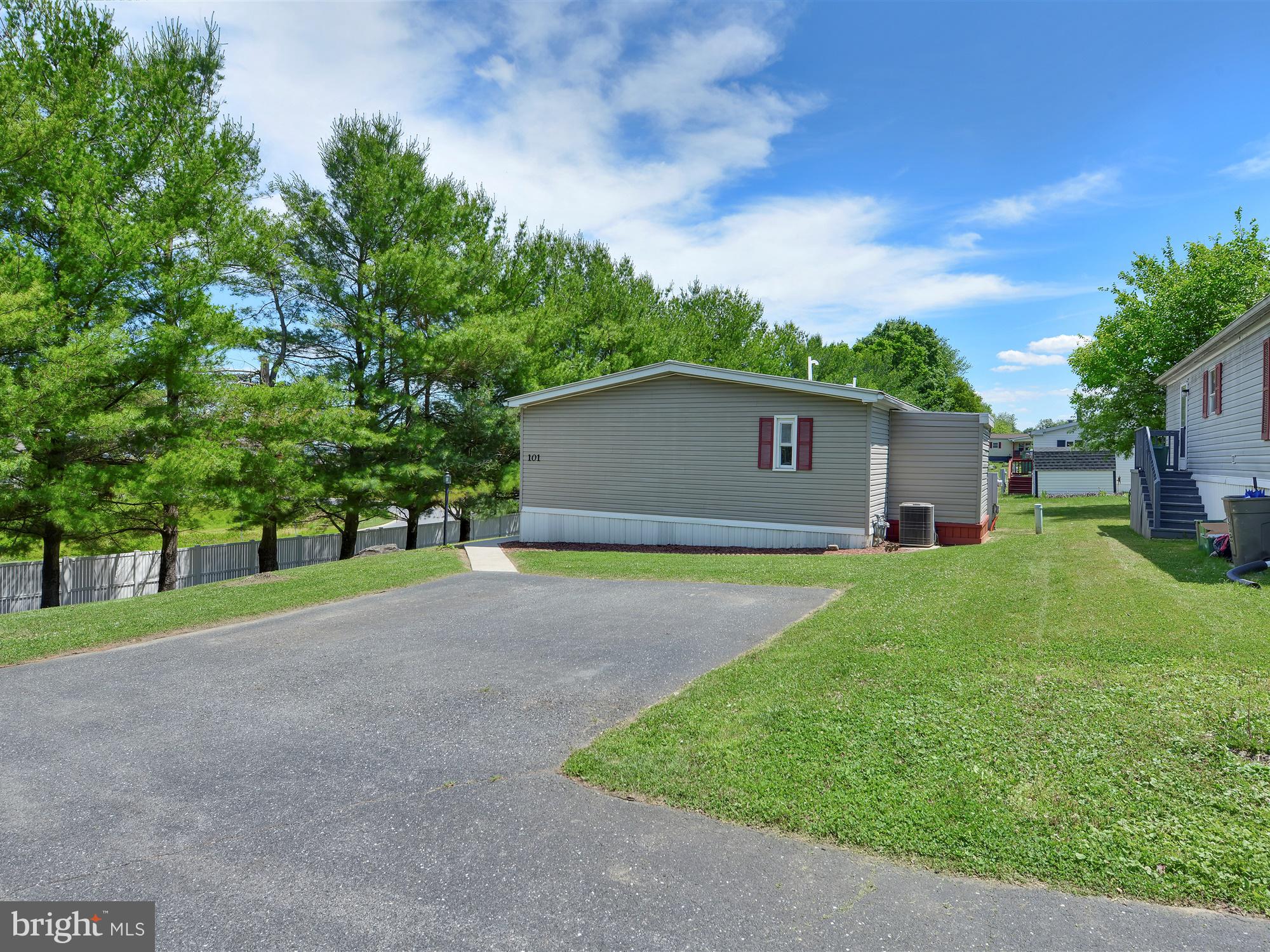 101 Springfield Court Lancaster, PA 17603 - Photo 1 of 25 Gallery Image 1