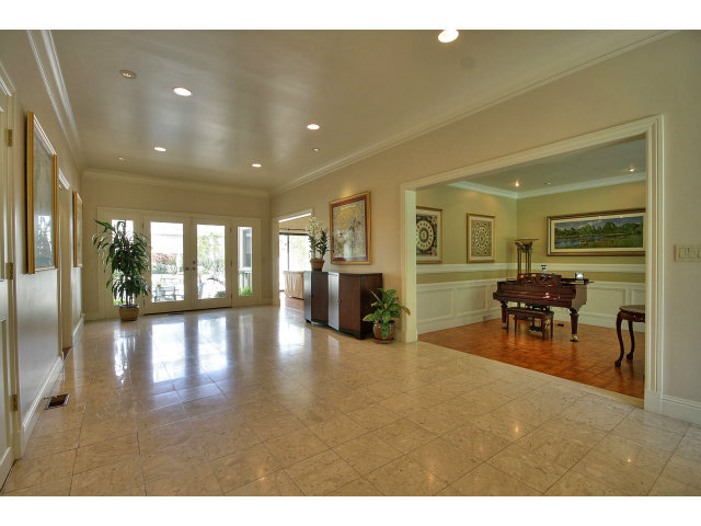486 Walsh Road Atherton, CA 94027 - Photo 4 of 24 Gallery Image 4