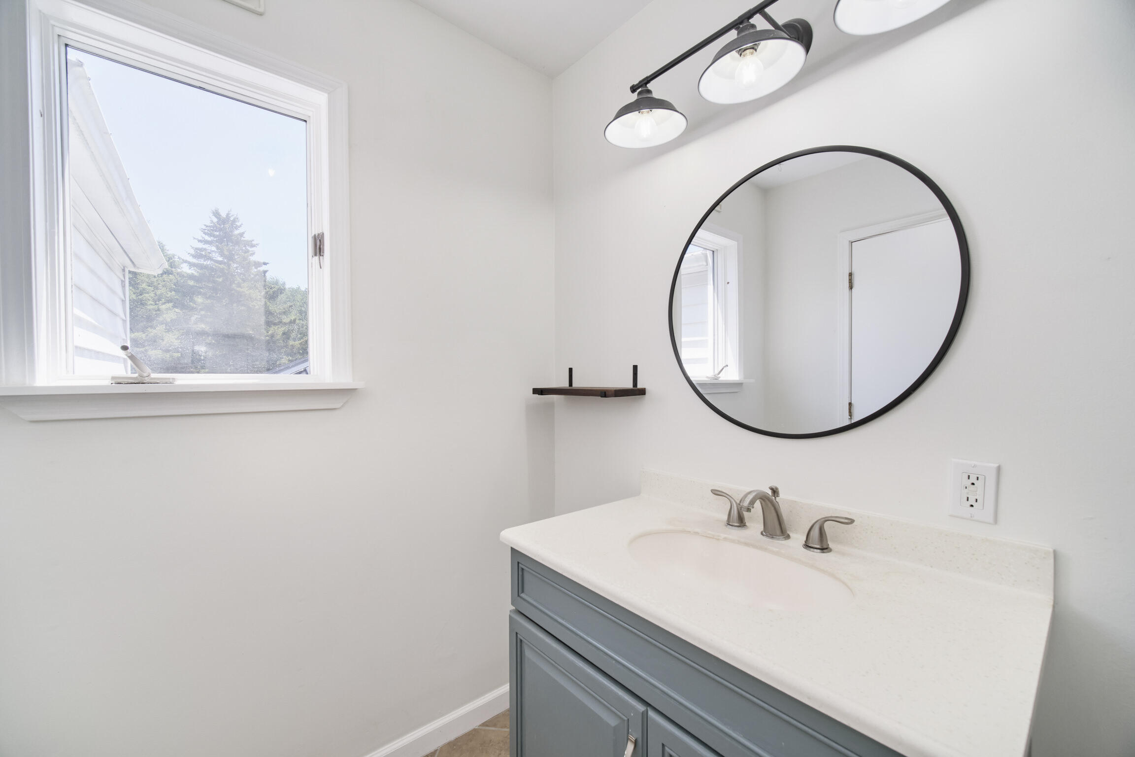 2631 Lakeshore Road Manistee, MI 49660 - Photo 20 of 50 1st Floor Bathroom