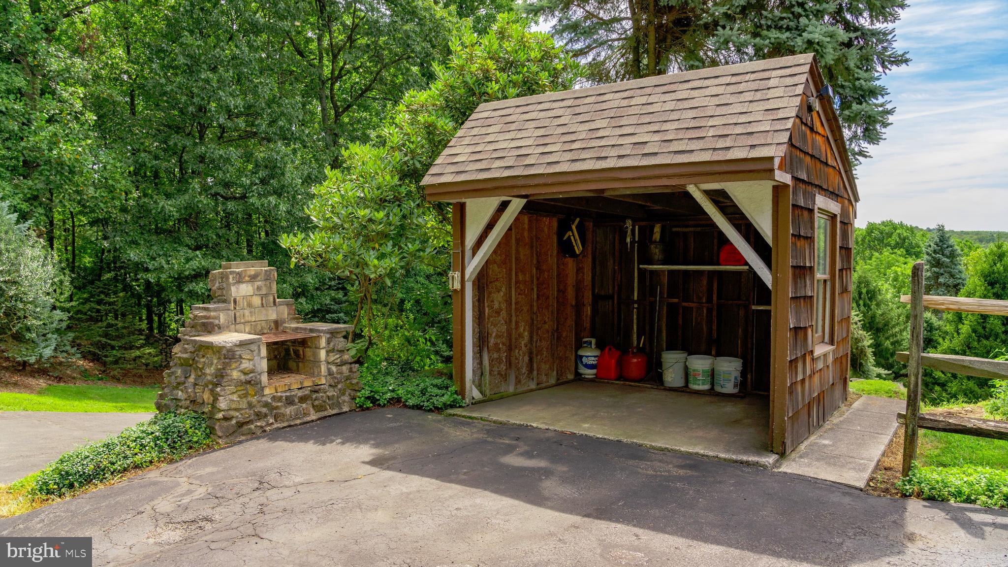 35 Hess Road Boyertown, PA 19512 - Photo 6 of 62 Shed and stone grill