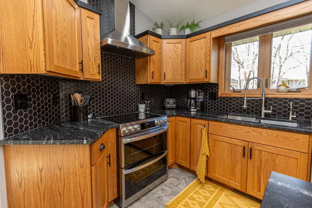 $410,500 | 574 Pleasant View Drive Northwest, Alexandria, MN 56308