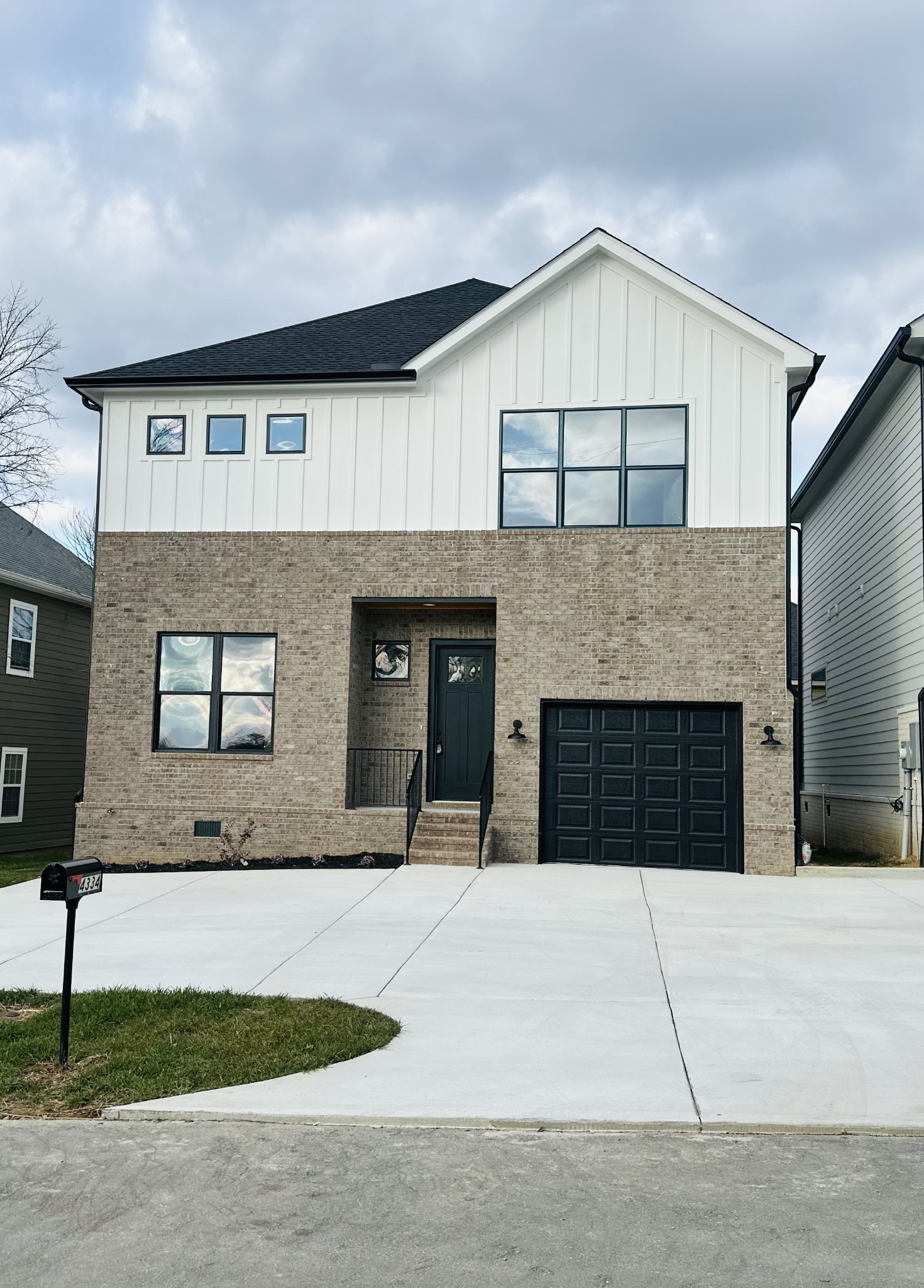 4334 Old Goins Road Nashville, TN 37211 - Photo 2 of 74 a front view of a house with a yard