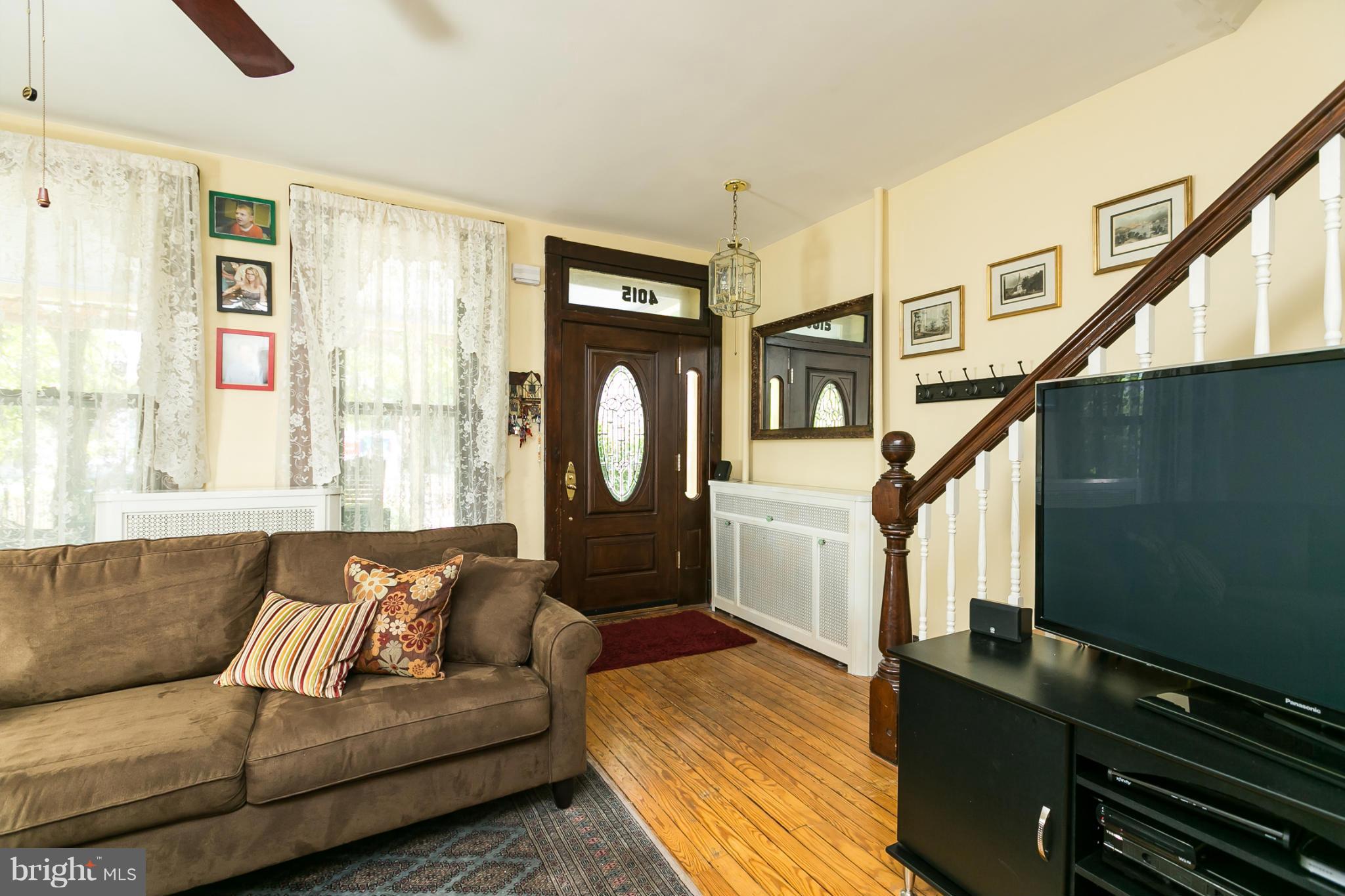 4015 Roland Avenue Baltimore, MD 21211 - Photo 3 of 30 a living room with furniture and a window