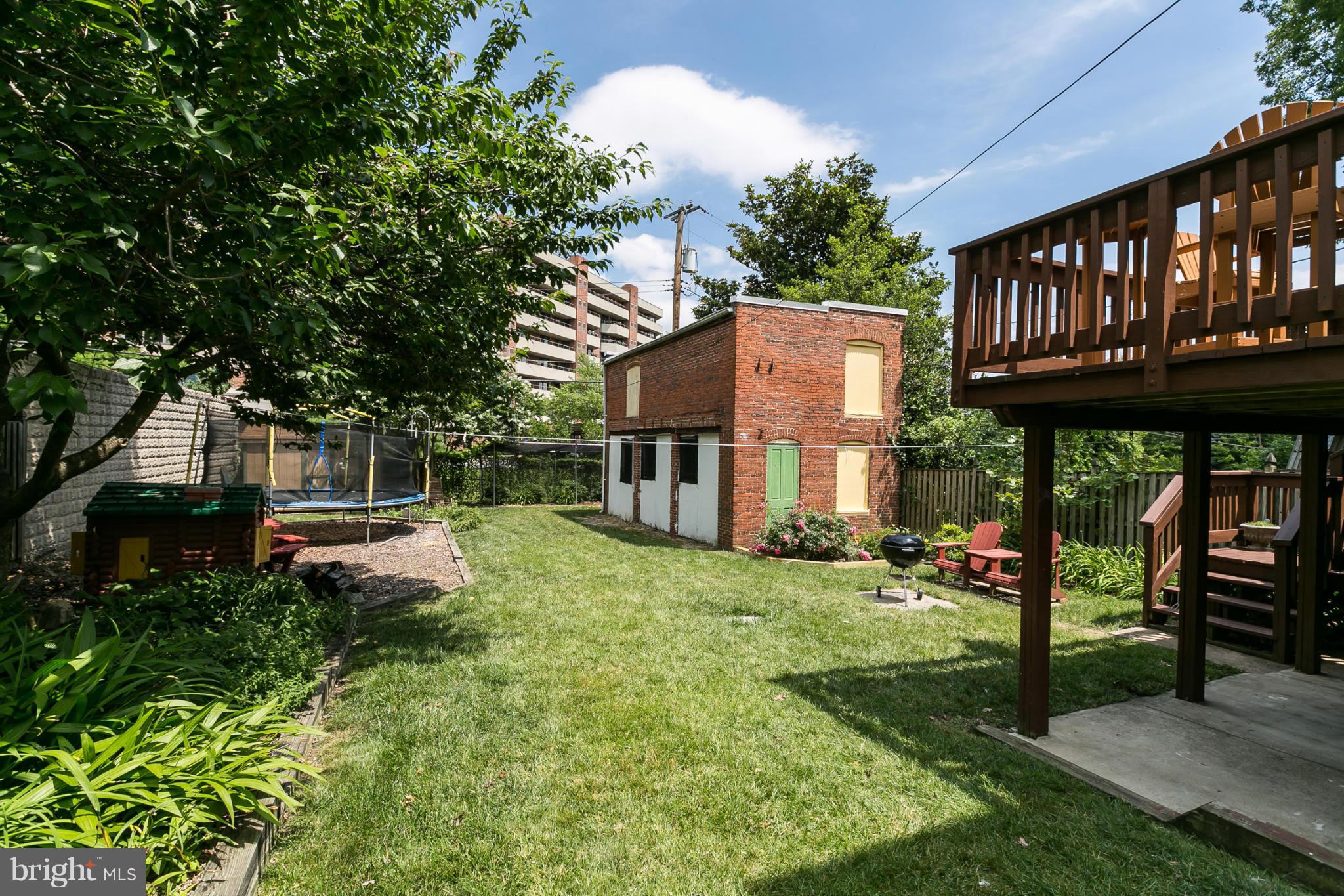 4015 Roland Avenue Baltimore, MD 21211 - Photo 24 of 30 a view of a house with backyard and sitting area