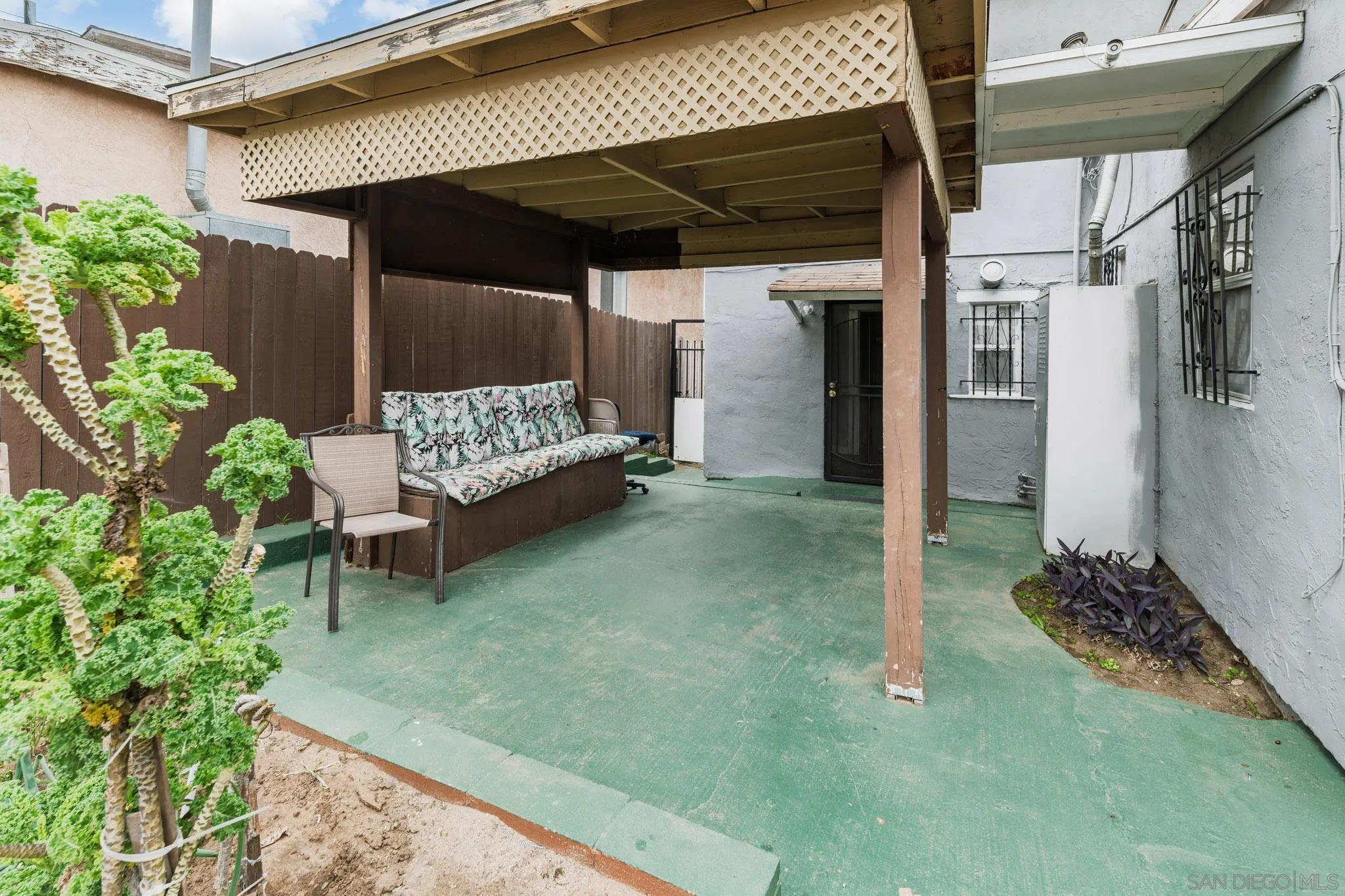 2925 Franklin Avenue San Diego, CA 92113 - Photo 21 of 36 a view of an outdoor space