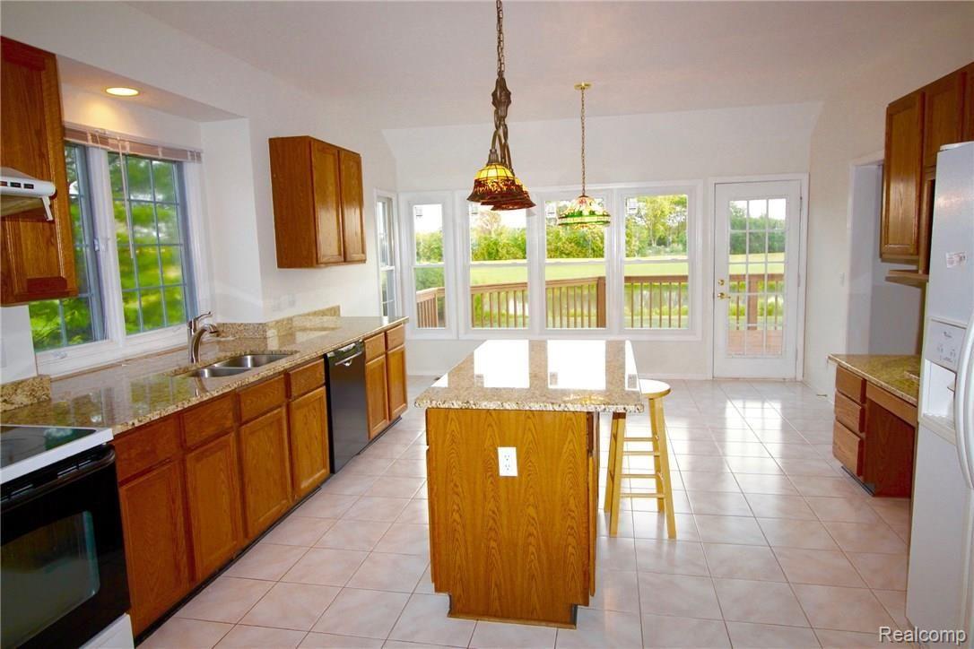 46681 Inverness Road Canton, MI 48188 - Photo 8 of 17 IMG_0019.JPG