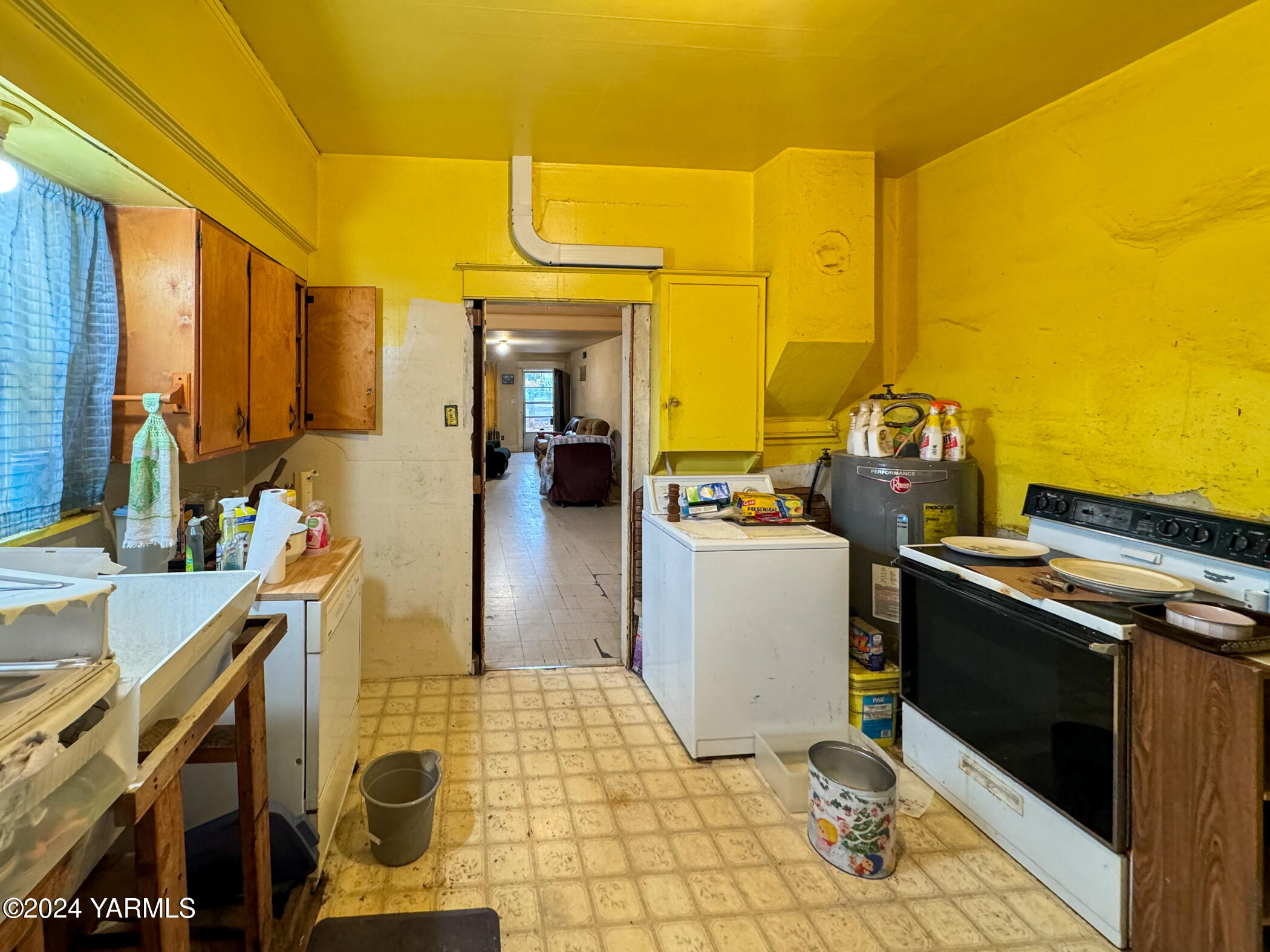 10309 Hughes Road Yakima, WA 98903 - Photo 8 of 14