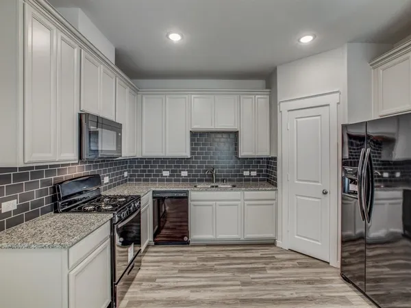 $1,900 | 12646 Alta Vista, Magnolia, TX 77354