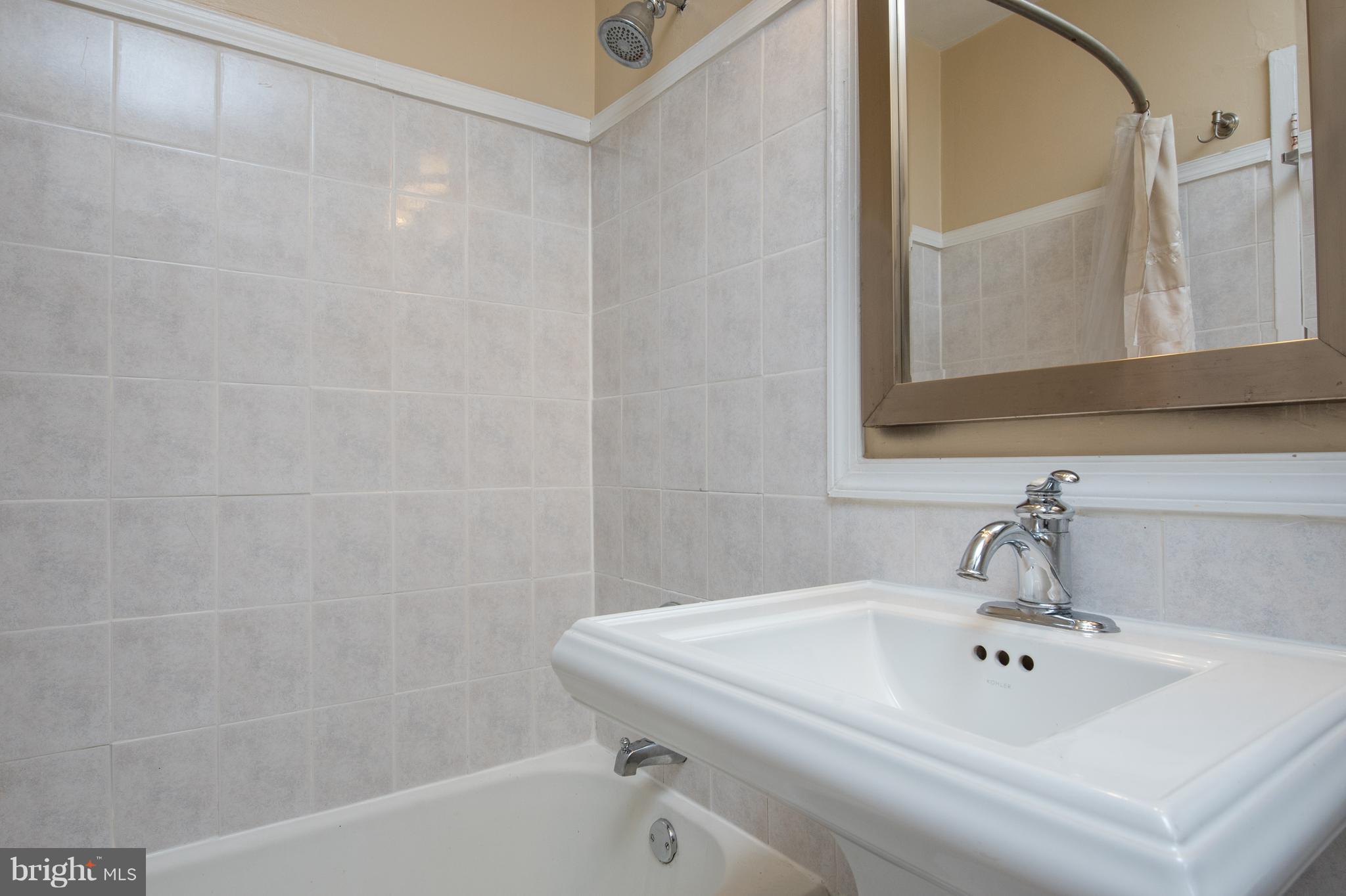 1634 Ripon Place Alexandria, VA 22302 - Photo 13 of 15 Bath Alt View