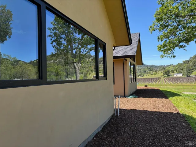 $1,795,000 | 1218 Bennett Lane, Calistoga, CA 94515