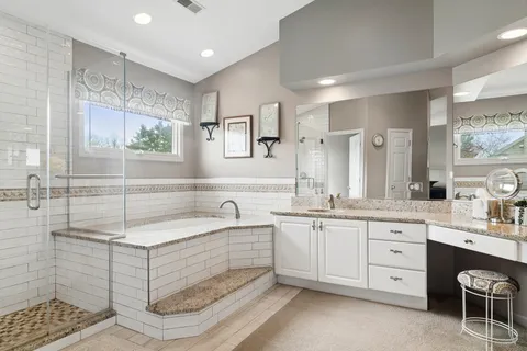 $925,000 | 2038 Sheridan Road, Buffalo Grove, IL 60089