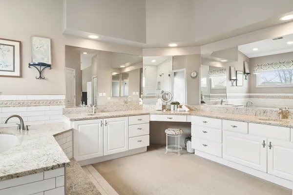 $925,000 | 2038 Sheridan Road, Buffalo Grove, IL 60089
