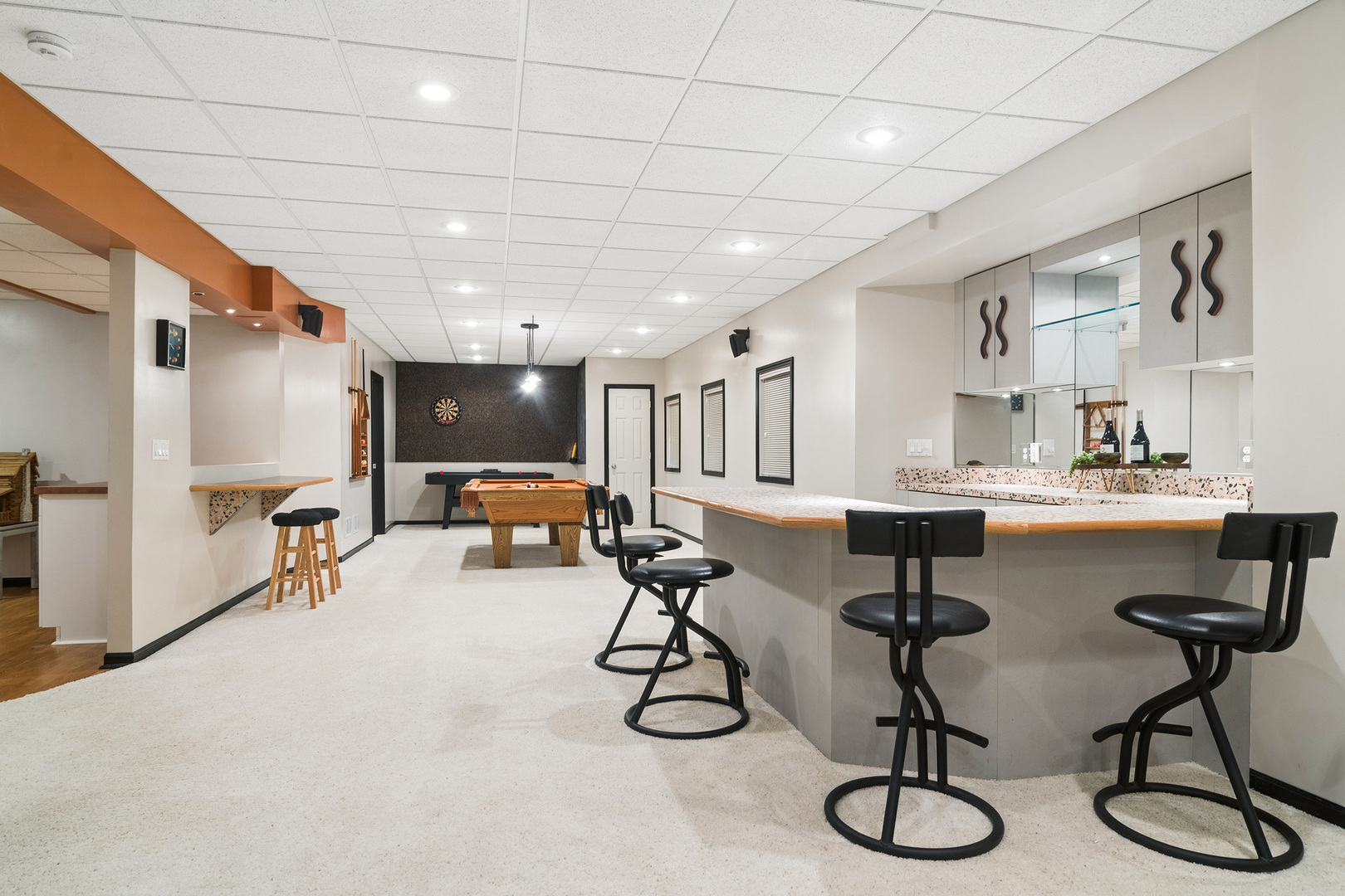 2038 Sheridan Road Buffalo Grove, IL 60089 - Photo 26 of 44 a view of a room with gym equipment