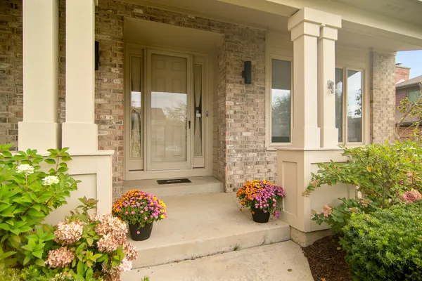 $925,000 | 2038 Sheridan Road, Buffalo Grove, IL 60089