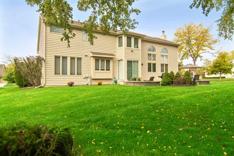 $925,000 | 2038 Sheridan Road, Buffalo Grove, IL 60089