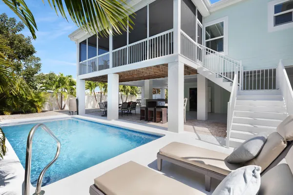 $1,195,000 | 320 Calzada De Bougainville, Marathon, FL 33050