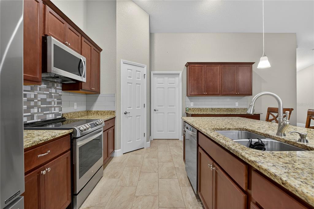 4027 Southwest 100th Street Ocala, FL 34476 - Photo 14 of 61