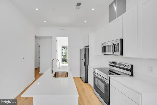 $2,100 | 710 Kennedy Street Northwest, Unit 17, Washington, DC 20011