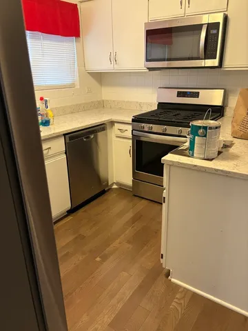 $2,000 | 109 Paramount Drive, Wood Dale, IL 60191