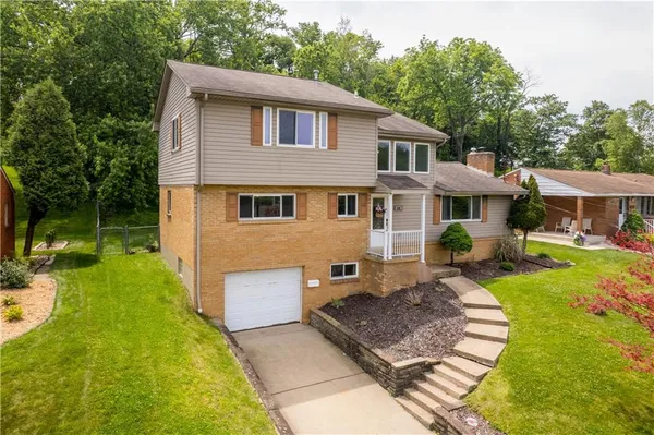 $374,700 | 439 Woodrift Lane, Pleasant Hills, PA 15236