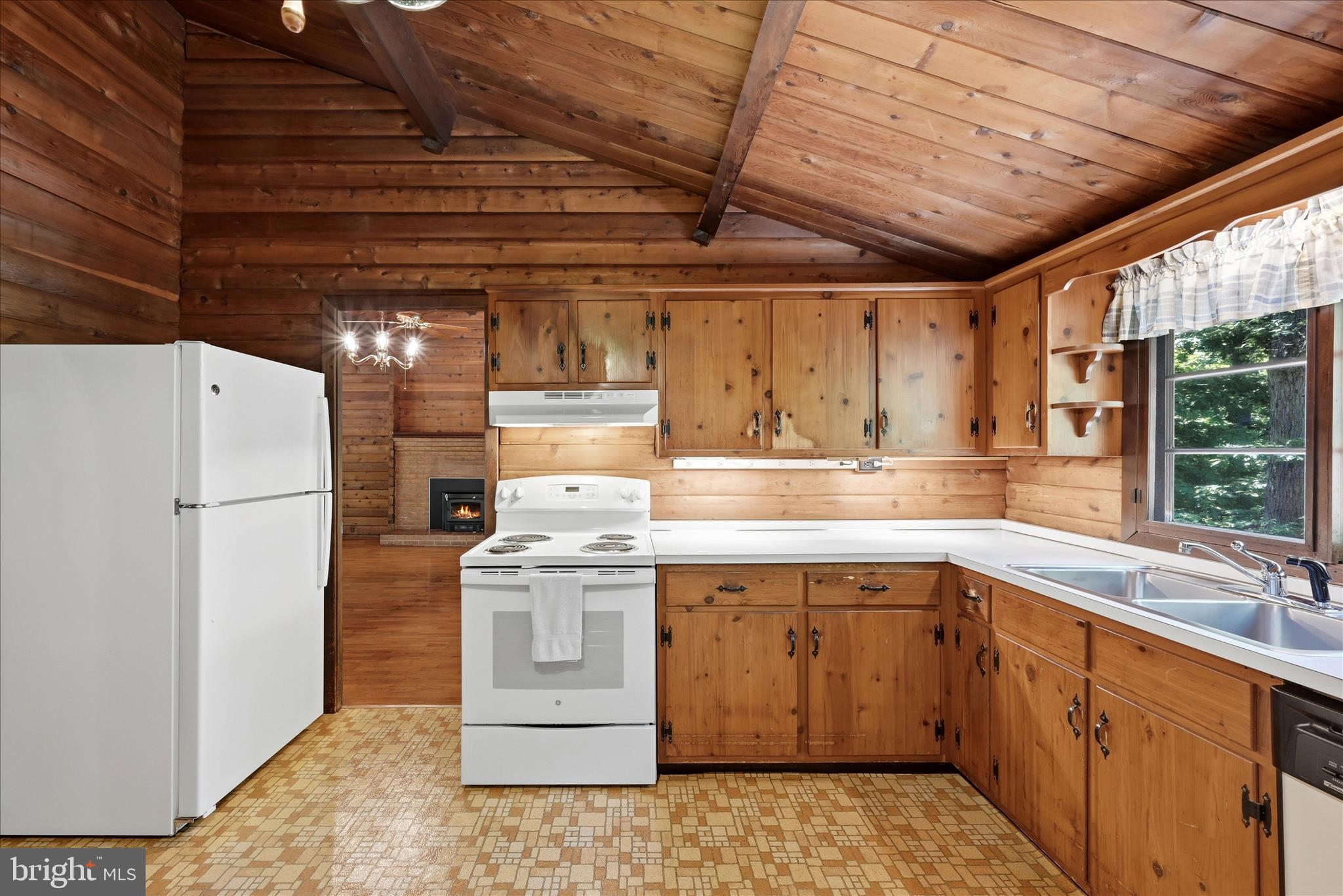 198 Spruce Road Front Royal, VA 22630 - Photo 33 of 59 Kitchen