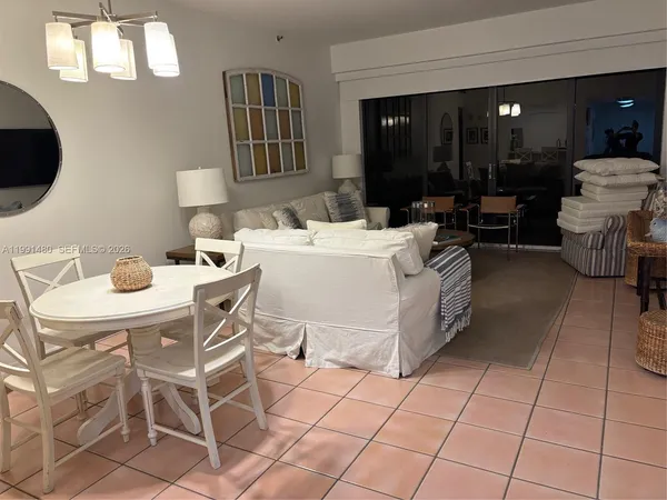 $4,195 | 201 Crandon Boulevard, Unit 120, Key Biscayne, FL 33149