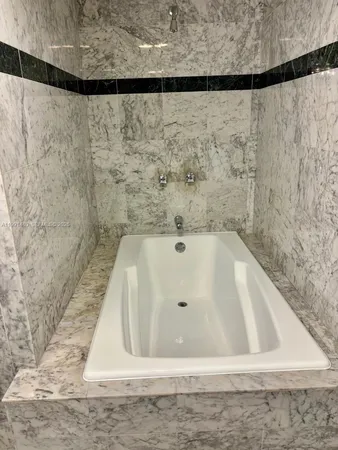 $4,195 | 201 Crandon Boulevard, Unit 120, Key Biscayne, FL 33149