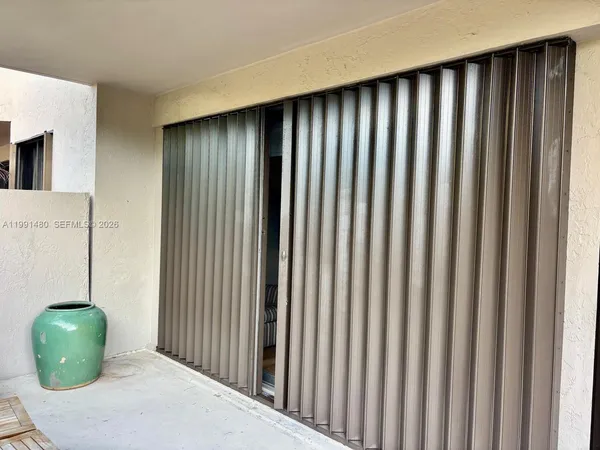 $4,195 | 201 Crandon Boulevard, Unit 120, Key Biscayne, FL 33149