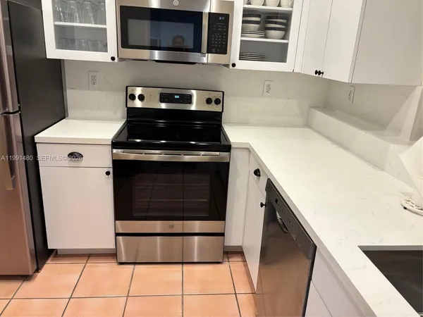 $4,195 | 201 Crandon Boulevard, Unit 120, Key Biscayne, FL 33149