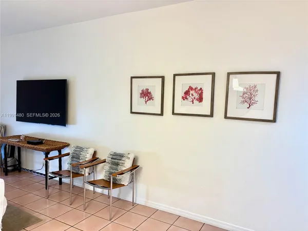 $4,195 | 201 Crandon Boulevard, Unit 120, Key Biscayne, FL 33149
