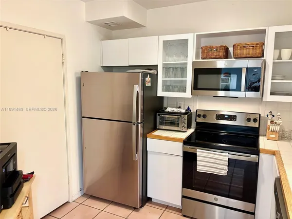 $4,195 | 201 Crandon Boulevard, Unit 120, Key Biscayne, FL 33149