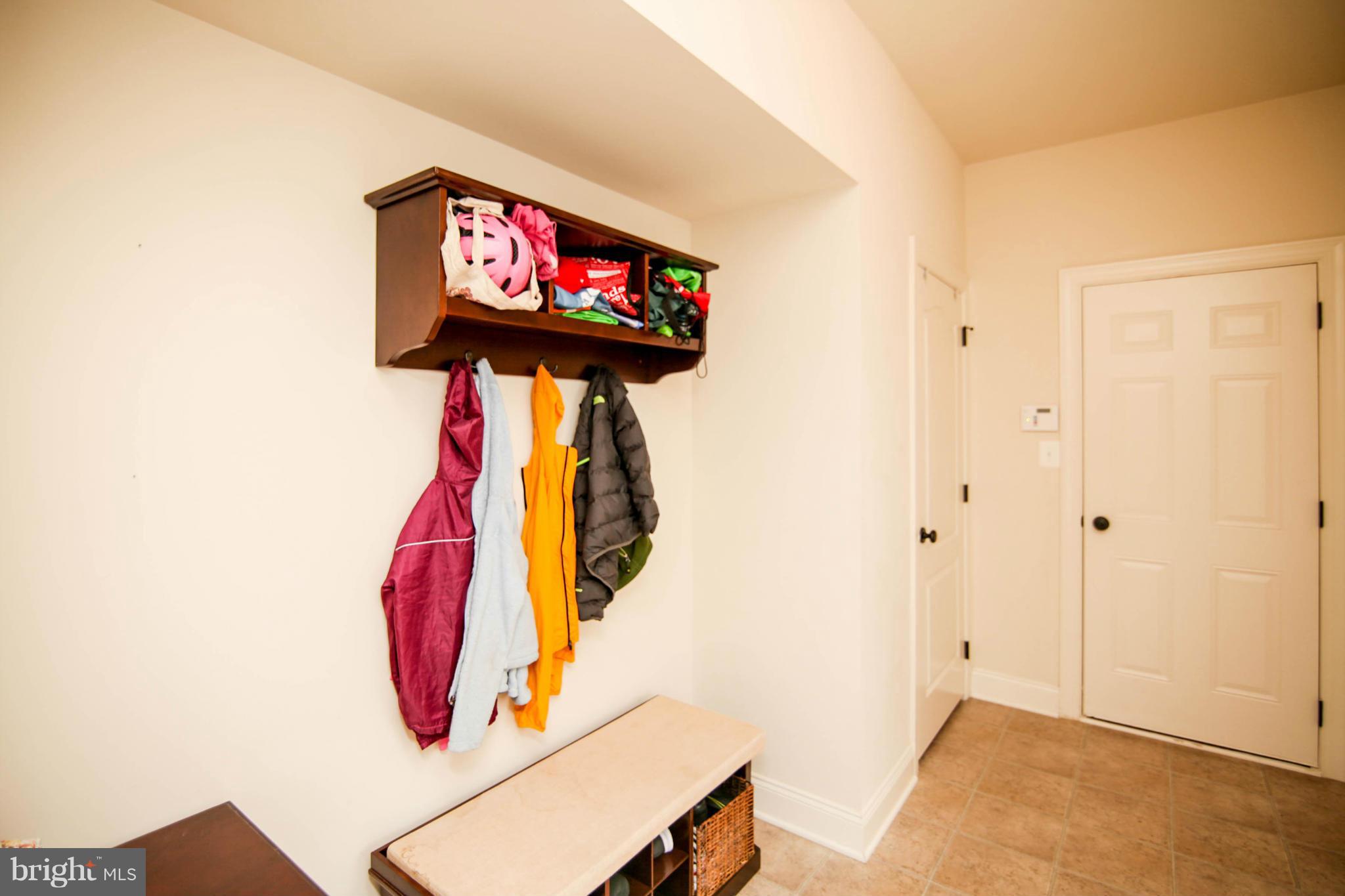 43089 Old Ryan Road Ashburn, VA 20148 - Photo 11 of 30 Main level Mud Room *SEE TOUR
