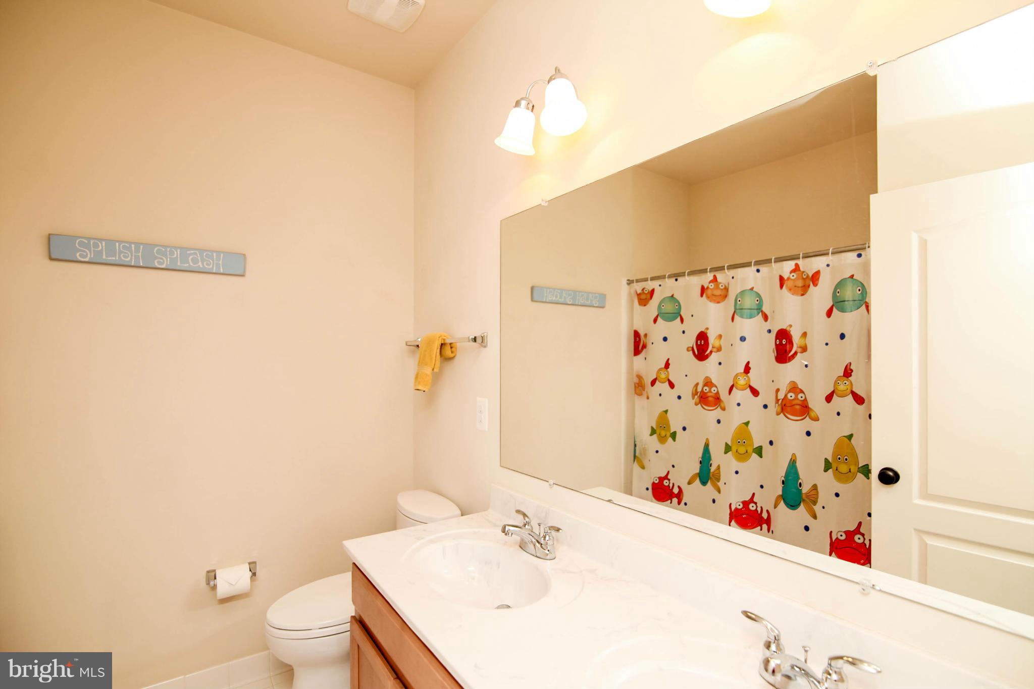 43089 Old Ryan Road Ashburn, VA 20148 - Photo 16 of 30 Guest Bath with double sinks *SEE TOUR