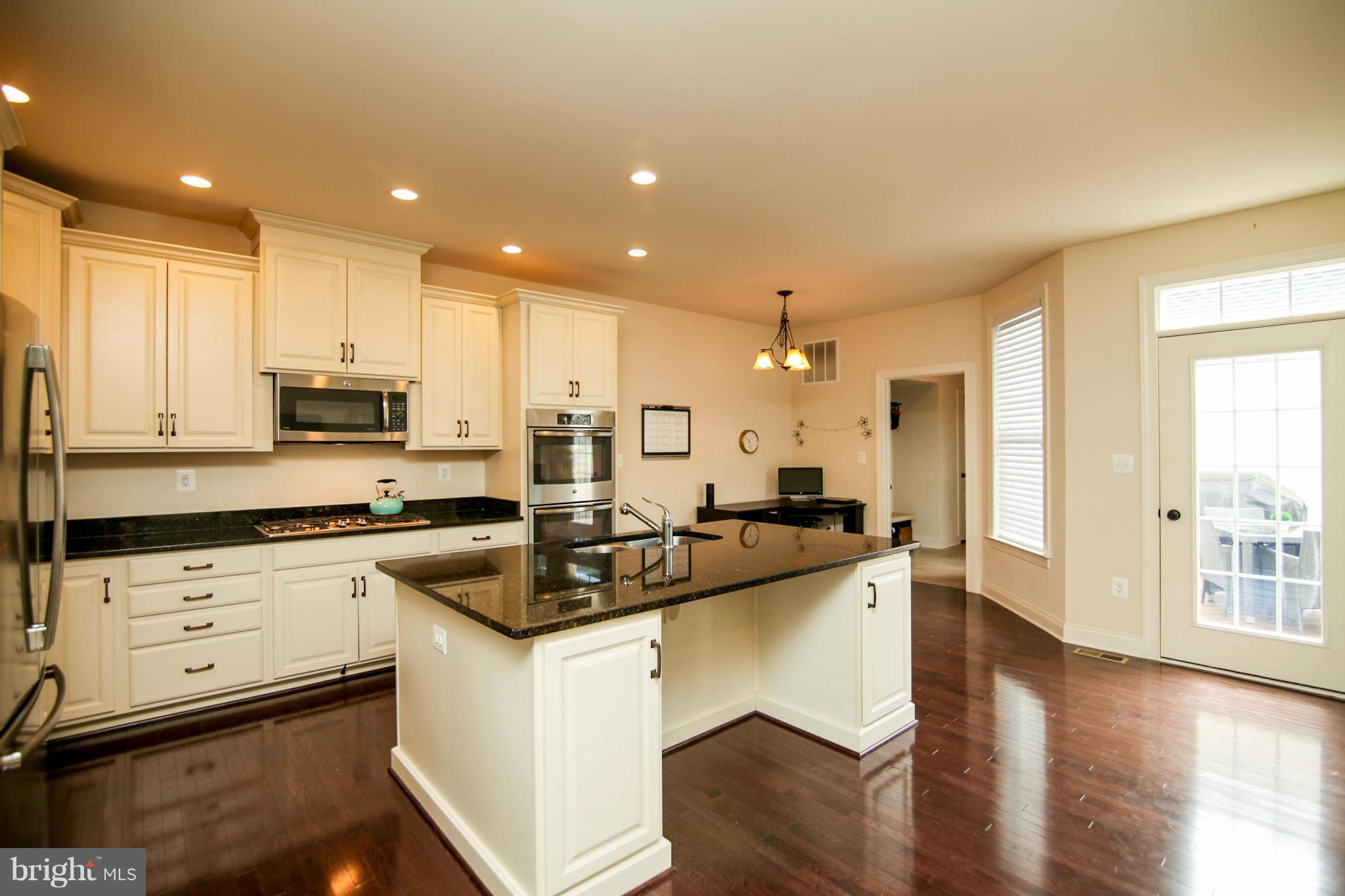 43089 Old Ryan Road Ashburn, VA 20148 - Photo 6 of 30 Large Center Island *SEE TOUR