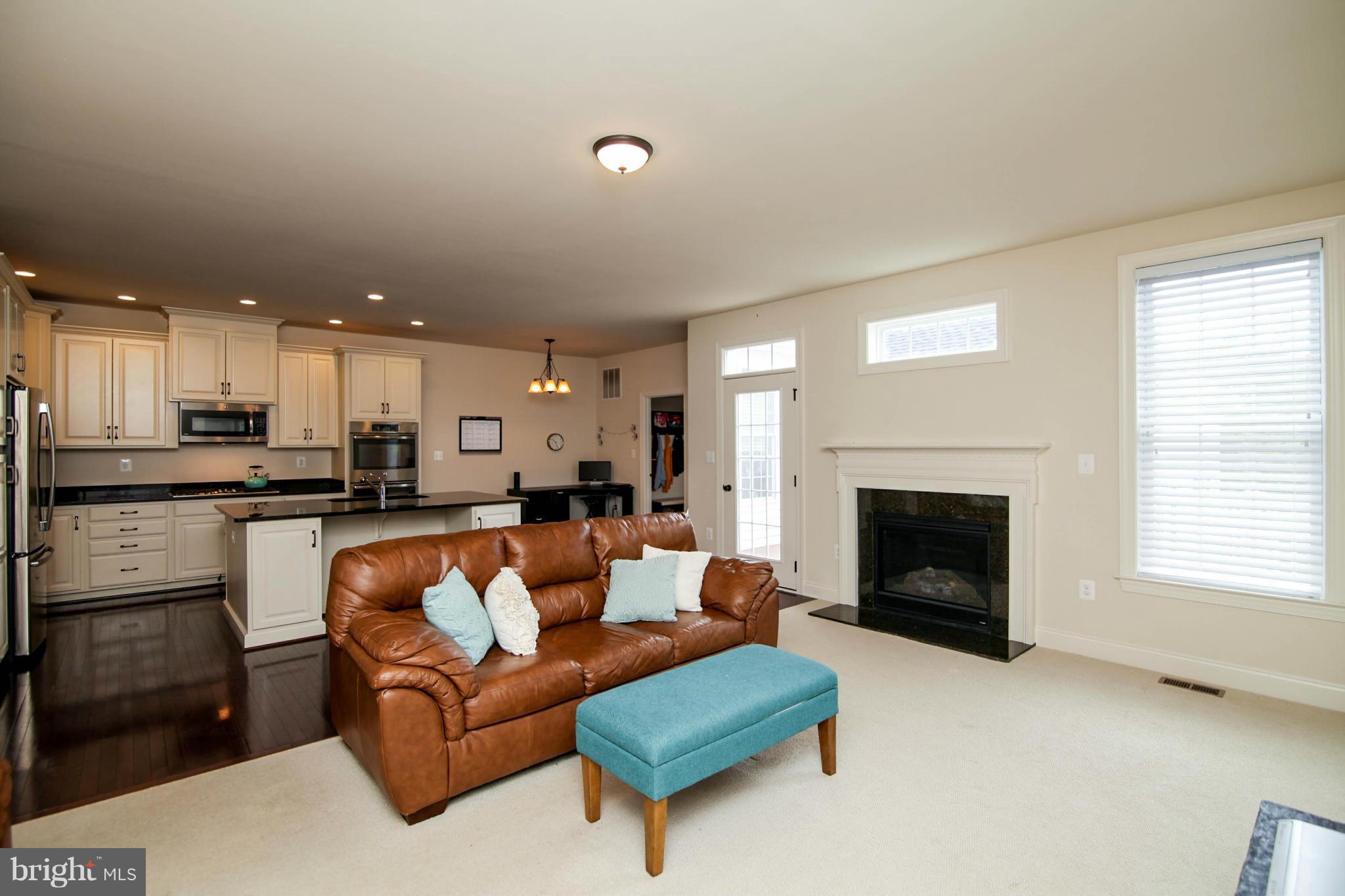 43089 Old Ryan Road Ashburn, VA 20148 - Photo 9 of 30 Natural Light *SEE TOUR