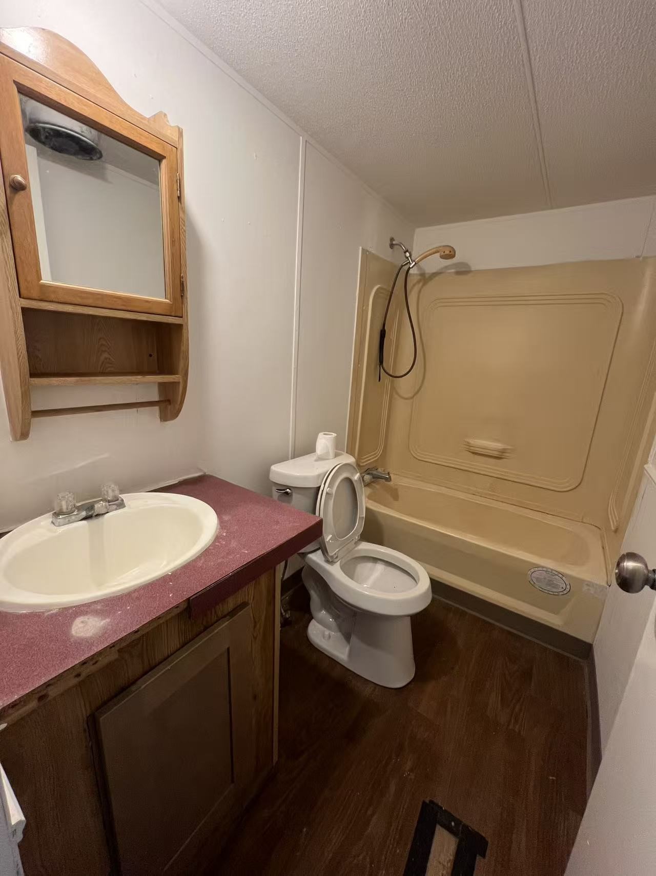 183 Cypress Street Huffman, TX 77336 - Photo 7 of 22 Bathroom shared