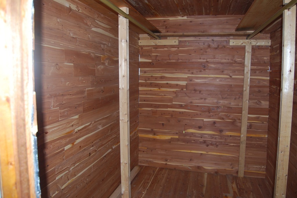 687 Plumtree Road Springfield, MA 01118 - Photo 23 of 27 a bathroom with a shower